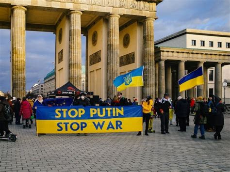 2023 рік Війна в Україні показує яким він буде прогноз аналітика БукІнфо