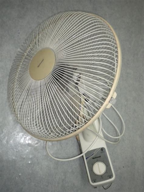 Sesuai namanya, model kipas angin dinding tentu dapat dipasangkan di tembok dengan kemampuan kipas yang dapat berputar sehingga hembusan angin bisa menyebar ke seluruh. sewa canopy Terengganu: 0123643390: Kipas dinding/berdiri ...