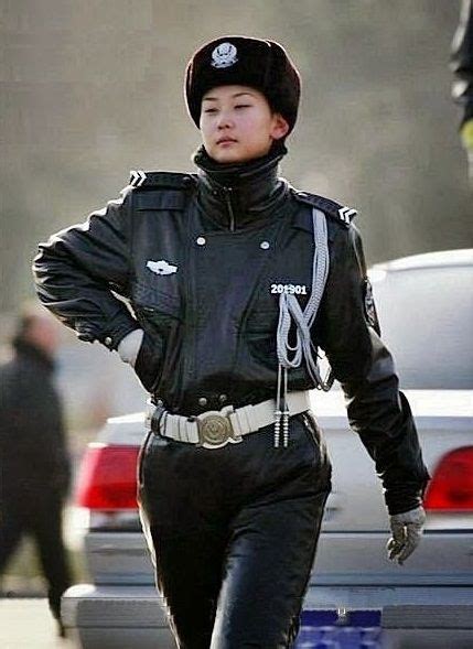 A Chinese Police Officer 여성 유니폼 밀리터리 스타일 경찰복