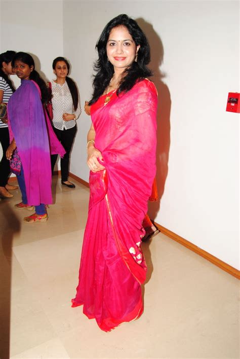 Singer Sunitha In Saree Photos Southtrend