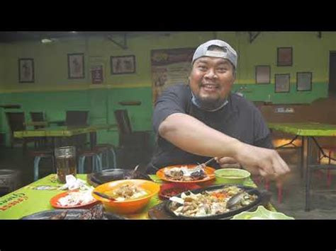 Nah, untuk anda yang memang sedang berkunjung atau tinggal di wilayah padang panjang, tentunya untuk mampir ke kedai sate mak syukur padang. SATE BUNTEL KAMBING PALING ENAK DI BANDUNG... SEJAK 1925 ...