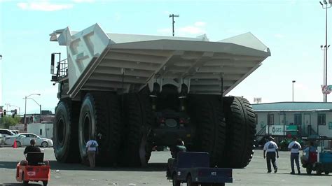 The Biggest Dump Truck In The World Youtube