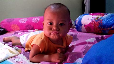 Bayi Lucu Diam Diam Ngompol Cute Baby Quietly Wet The Bed Youtube