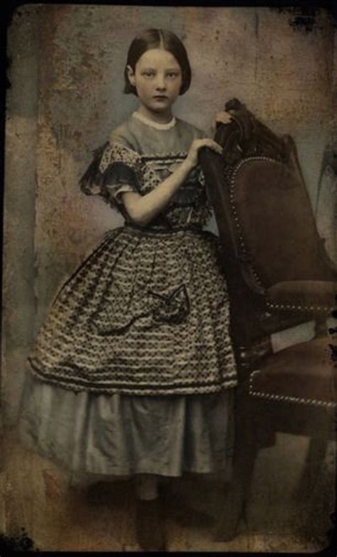 25 incredible hand tinted photos of victorian girls can make you feel better than color
