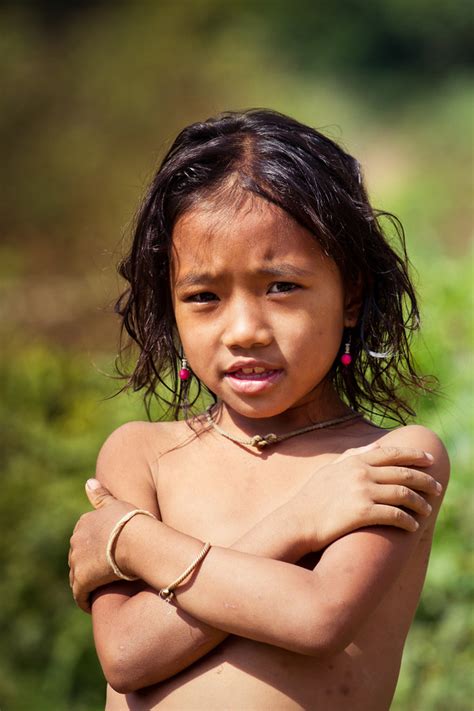 Despu S Del Ba O A Hmong Girl After Taking A Bath In The A Conde