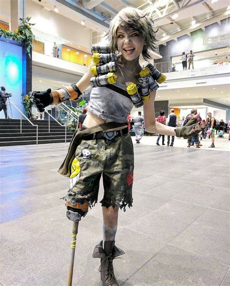 Pin On Cosplayers And Their Stunning Costumes