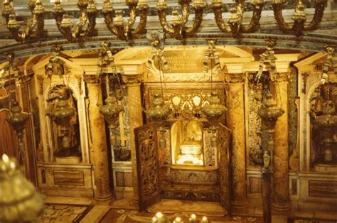 Tomb Of St Peter 2 St Peters Basilica Basilica Italy History