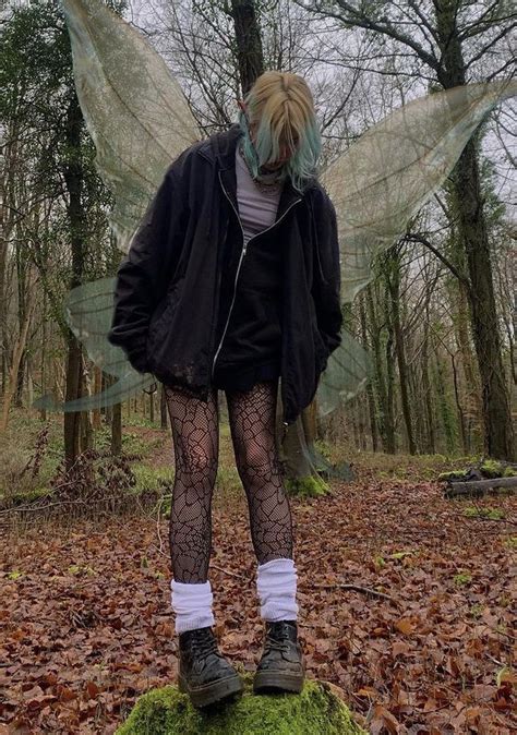 Pin By Giorgia Voltan On Jadore In 2021 Grunge Outfits Aesthetic