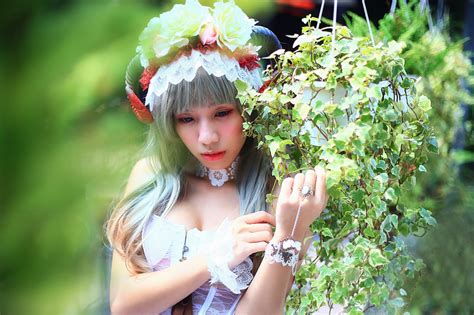 デスクトップ壁紙 屋外の女性 モデル アジア人 植物 ドレス 緑 衣類 花 工場 女の子 美しさ 眼 レディ コスチューム 妖精 写真撮影 2048x1365