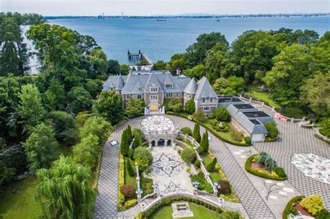 The Great Gatsby Mansion Is On The Market For 85 Million Mansions Luxury Garden The Great