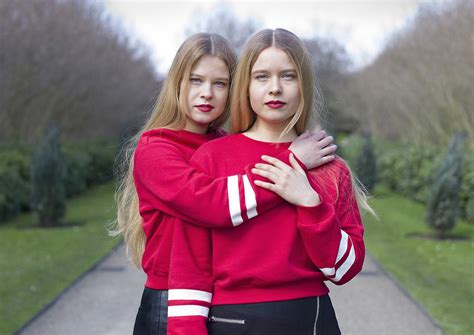 portraits of identical twins reveal their similarities and differences hawkins bay dispatch