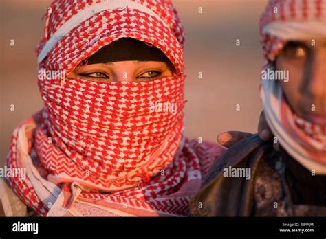 Eyes Of A Young Syrian Bedouin Girl In Palmyra Syria Stock Photo Alamy