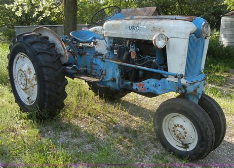 Ford 900 Tractor In Westmoreland Ks Item D9739 Sold Purple Wave