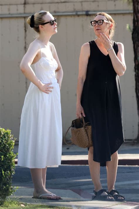 Elle Fanning Out Furniture Shopping With Her Mother Heather Joy