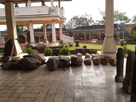 Museum Majapahit Trowulan Mojokerto ~ Hayazone
