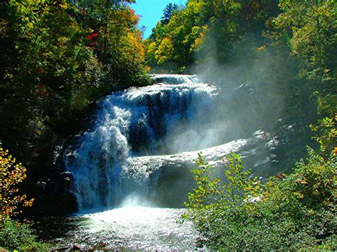 5 Of The Most Beautiful Waterfalls In East Tennessee Welltuned By Bcbst