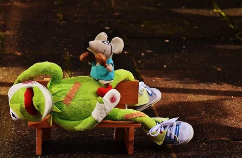 Kermit Mouse Stuffed Animal Boxing Match Injured