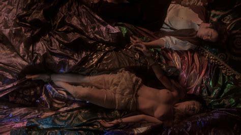 Naked Monica Bellucci In Bram Stoker S Dracula