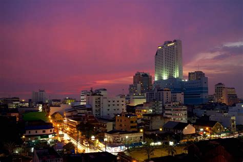 The hotel is not too far from the city center: Lee Gardens Hotel Hat Yai - Lee Gardens Plaza Hotel - The ...