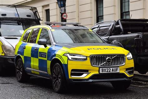 Bx Auf Metropolitan Police Volvo Xc T Armed Response Flickr