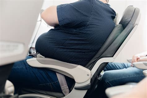 Ba Hoists Overweight First Class Passenger Stuck In Seat Aerotime