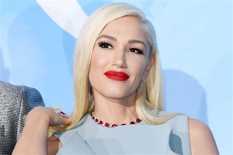 Experts And Fans Think Gwen Stefani Has Had Plastic Surgery Has She