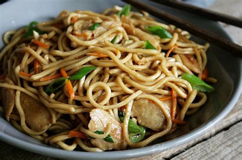 Gebratene Nudeln wie vom Lieblings- Chinesen Rezept