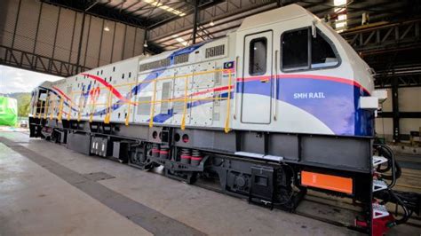 Smh Rail Unveils First Malaysian Made Locomotive For Export