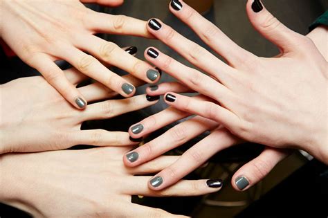 fall 2015 nail polish best dark nail polish colors and manicure tricks glamour