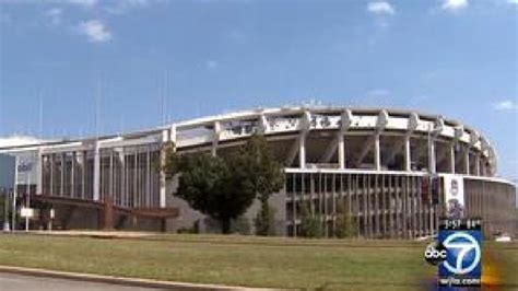 Rfk Stadium Is Crumbling Dc Residents Want New Structure
