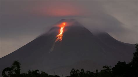 Mount Merapis Eruption Halts Tourism