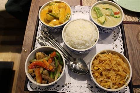 Si sois de la clase de personas que les apetece las comidas picantes, pues entonces la gastronomía tailandesa os fascinará. Auténtica cocina tailandesa en "Royal Thai" - Donde Comemos