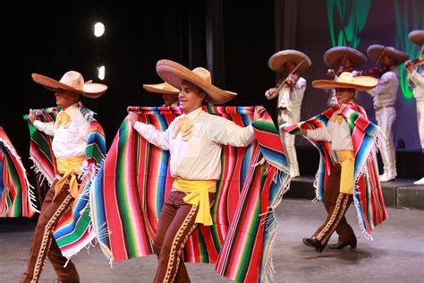 Ballet Folklórico Nacional De México Regresa Luego De Una Ausencia De
