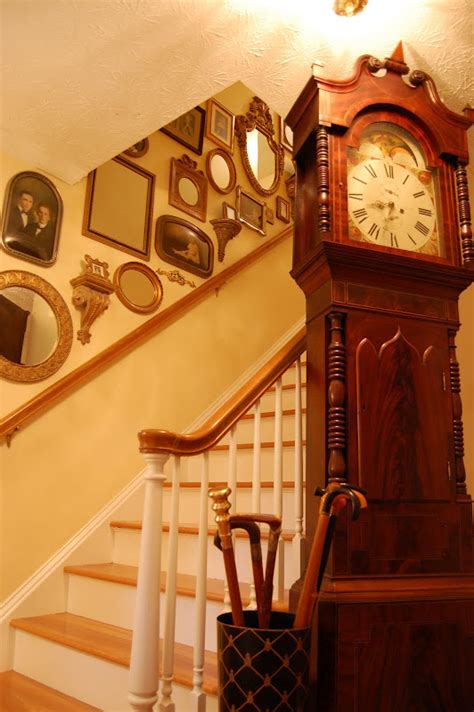 But after seeing these staircases, you'll realize that a boring staircase is an opportunity squandered. Decorate Staircases with Vintage Photos, Mirrors and Small ...
