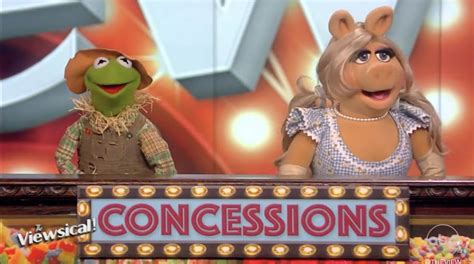 Kermit The Frog And Miss Piggy Perform Muppets Haunted Mansion Number