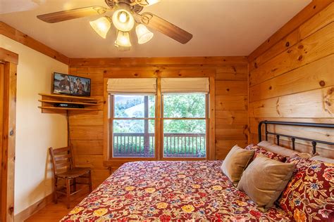 Feel the comforts of home, wherever you go. » Carolina Cabin Rentals: Mountain Meadows in Boone, NC