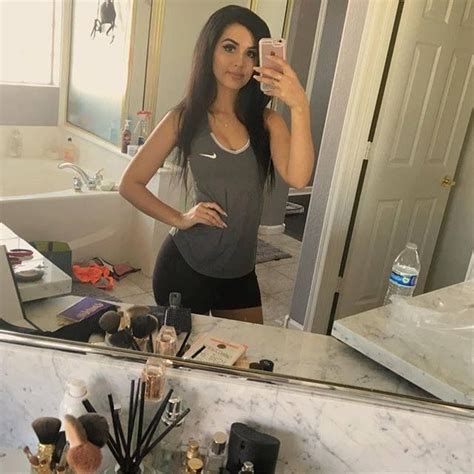 Lia Sssniperwolf Valentine Sssniperwolf Mirror Selfie Photo And Video