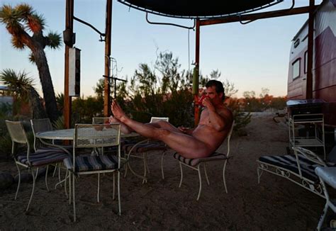 Josh Brolin de 52 años desnudo en Instagram The Luxonomist