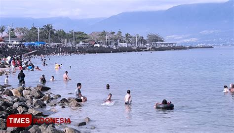 Referensi foto couple di pantai : Gaya Foto Couple Di Pantai - gaya foto