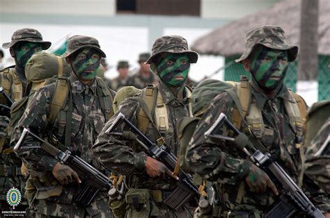 O soldado do corpo de bombeiros militar de fraiburgo diego rafael locatelli fala sobre a profissão e afirma que a data é motivo de muita alegria. 25 de agosto - Dia do Soldado - Forças Terrestres - ForTe