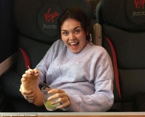 Scarlett Moffatt Shows Off Flexible Foot In Snap As She Moves To London