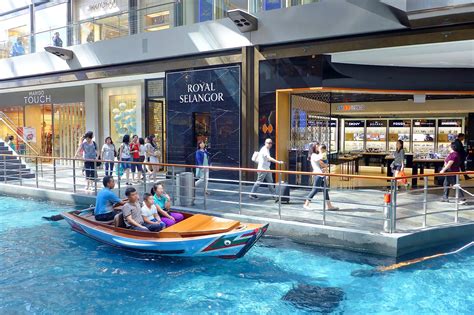 Mbs) is an integrated resort fronting marina bay within the downtown core district of singapore. The Shoppes at Marina Bay Sands - Luxury Shopping Mall in ...