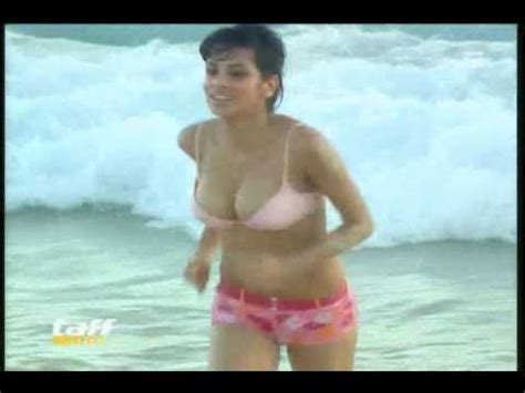 Collien Fernandes Bouncing Cleavage In Bikini Youtube