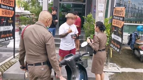 Singaporean Man Attacked His Girlfriend With A Reaping Hook In Public Chiang Mai Citylife Citynews