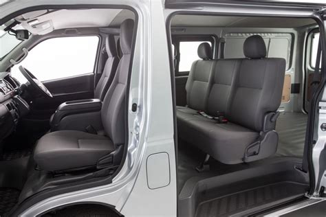 Toyota Hiace Lwb Crew Reviews Our Opinion Goauto