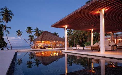 Pin By Shosho On جمال المكان Stunning Hotels Maldives Luxury Luxury