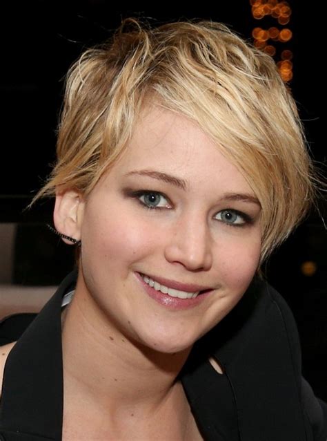 Jennifer Lawrence Cute Short Messy Hairstyle With Side