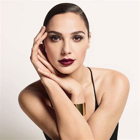 Gal gadot (april 30th, 1985) is an israeli actress and fashion model. These Inspiring Gal Gadot Beauty Secrets Are Too Good To Miss