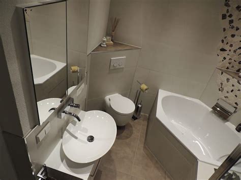 10 kleine Badezimmer, die ihr unbedingt nachmachen wollt | homify | Banheiros modernos, Casa de