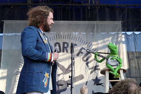 Watch Kermit The Frog Surprises 2019 Newport Folk Festival